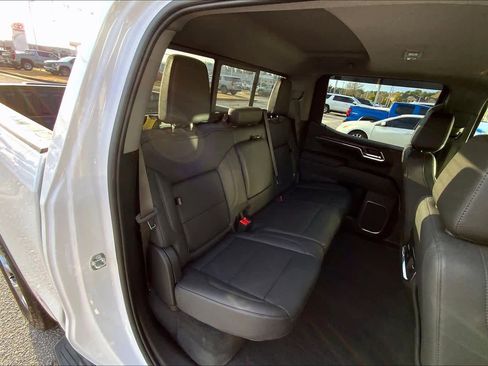 Used 2024 GMC Sierra 1500 SLT image 19