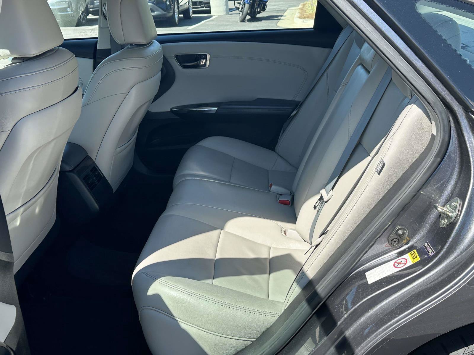 Used 2014 Toyota Avalon XLE Touring FWD image 9