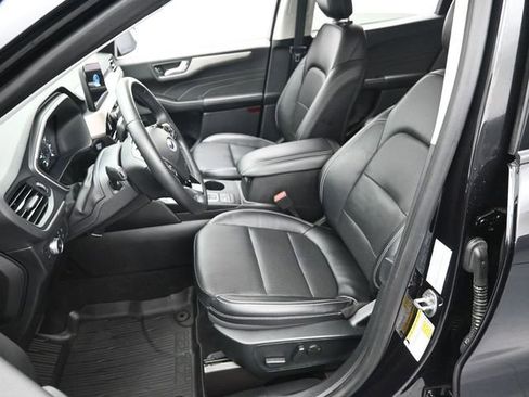 Used 2022 Ford Escape SEL image 11