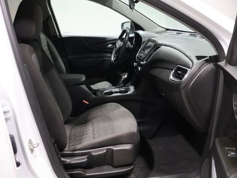 Used 2022 Chevrolet Equinox LT image 24