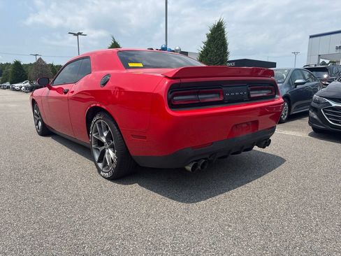 Used 2022 Dodge Challenger GT RWD image 3