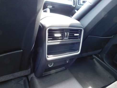 Used 2020 Porsche Cayenne AWD/4WD image 12