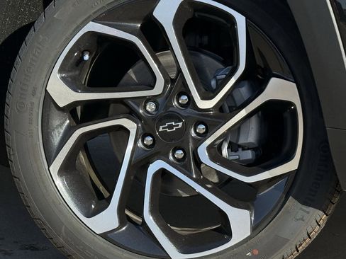 New 2026 Chevrolet Trax RS w/ Sunroof Package image 9