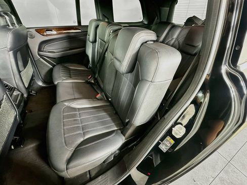 Used 2018 Mercedes-Benz GLS 450 4MATIC image 32