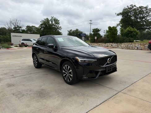 Certified 2024 Volvo XC60 B5 Plus w/ Protection Package Premier AWD/4WD image 7