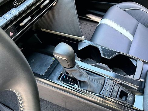 Used 2025 Toyota Camry SE FWD image 15