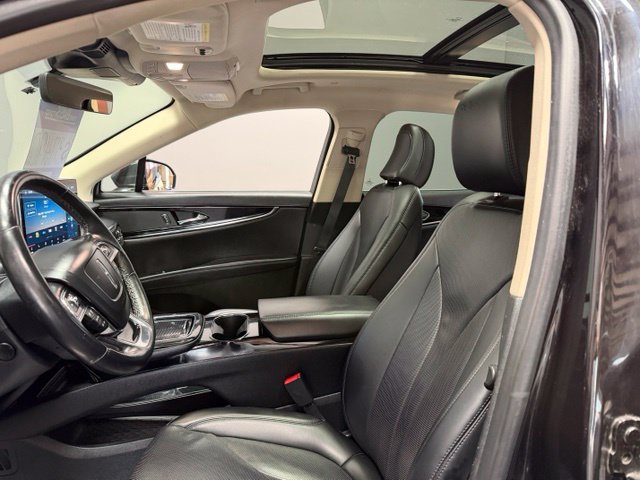 Used 2023 Lincoln Nautilus Reserve AWD/4WD image 16
