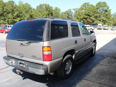 Used 2002 Chevrolet Tahoe LS w/ Traction Pkg image 3