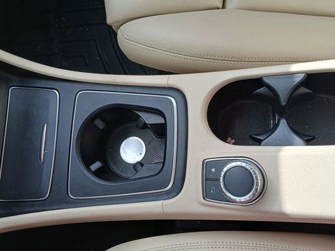 Used 2018 Mercedes-Benz GLA 250 GLA 250 Sport Utility 4D image 33