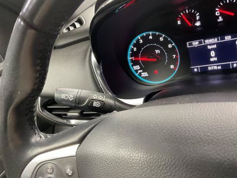 Used 2022 Chevrolet Traverse LT FWD image 22