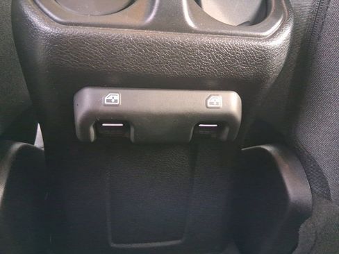 Used 2025 Jeep Wrangler Sport S image 39