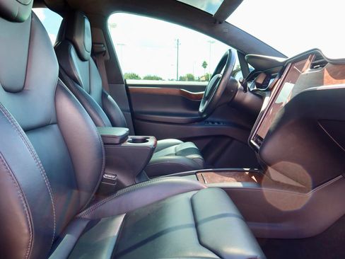 Used 2019 Tesla Model X Long Range AWD/4WD image 17