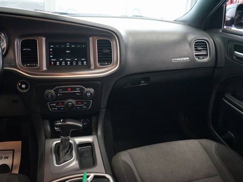 Used 2022 Dodge Charger SXT image 10