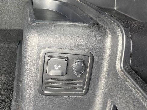 Used 2018 Toyota 4Runner TRD Off-Road Premium AWD/4WD image 31