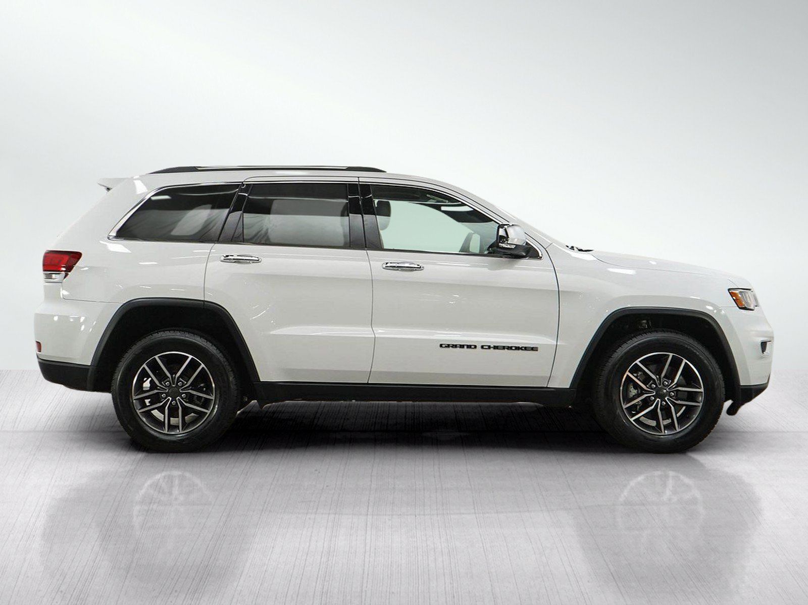 Used 2021 Jeep Grand Cherokee Limited AWD/4WD image 6