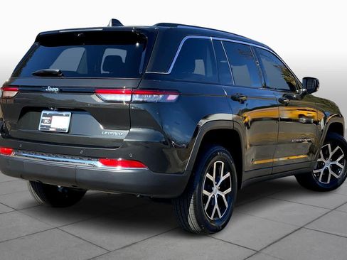 Used 2023 Jeep Grand Cherokee Limited w/ Luxury Tech Group II image 12