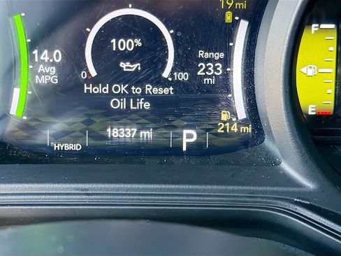 Used 2024 Jeep Wrangler Willys AWD/4WD image 40