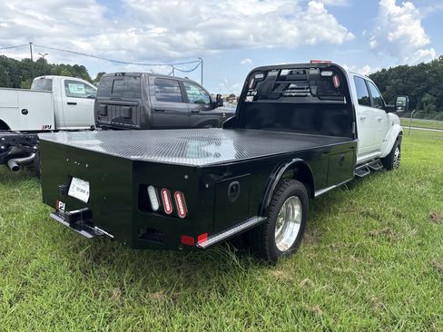 New 2026 RAM 5500 4x4 Crew Cab w/ Laramie Trim Package image 7