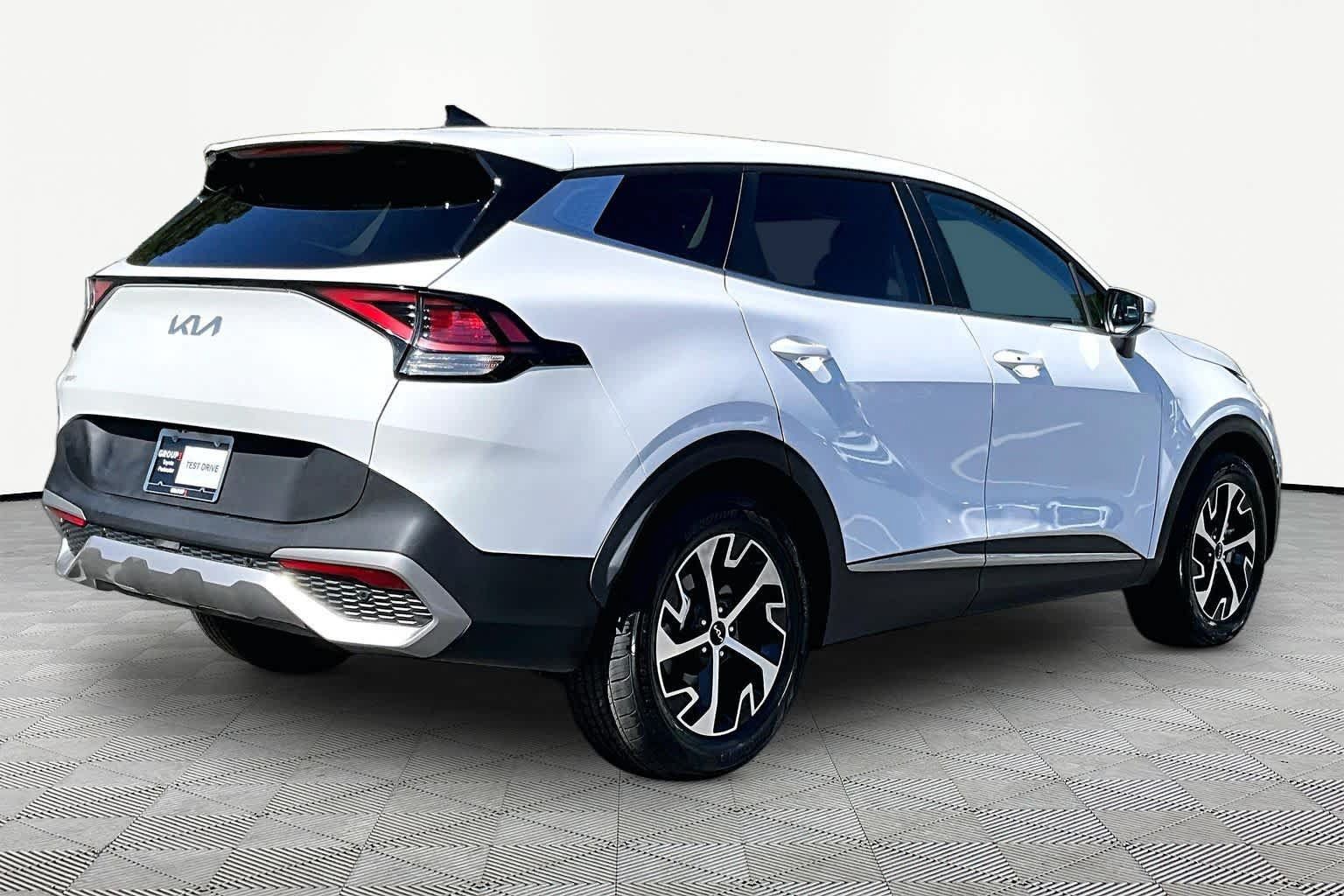 Used 2023 Kia Sportage EX FWD image 12