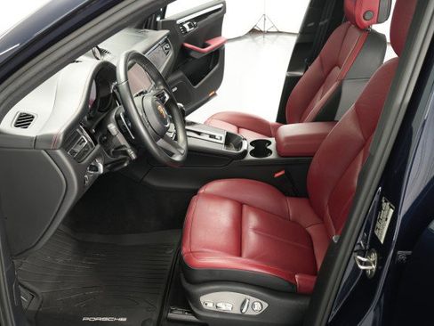 Used 2022 Porsche Macan AWD/4WD image 23