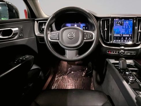 Certified 2023 Volvo XC60 B5 Core w/ Climate Package AWD/4WD image 8