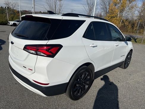 Used 2022 Chevrolet Equinox RS w/ LPO, Floor Liner Package image 6