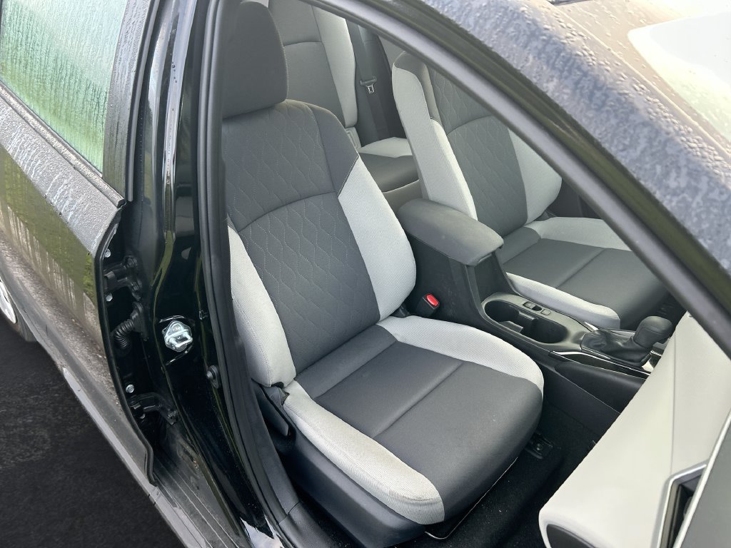 Used 2026 Toyota Corolla LE FWD image 30