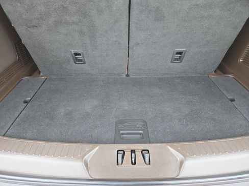 Used 2021 Ford Explorer King Ranch w/ Premium Technology Package image 31