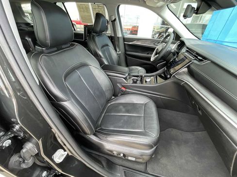 Used 2023 Jeep Grand Cherokee L Limited w/ Luxury Tech Group II image 27