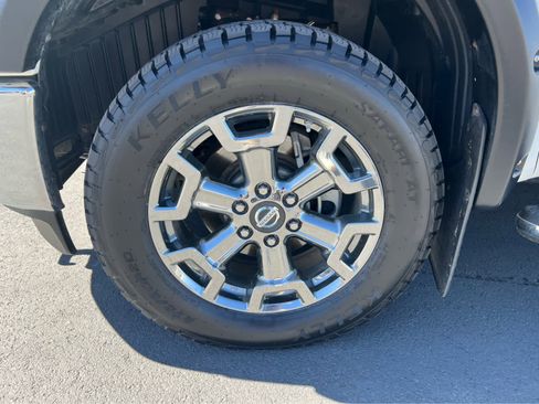 Used 2017 Nissan Titan SV image 13