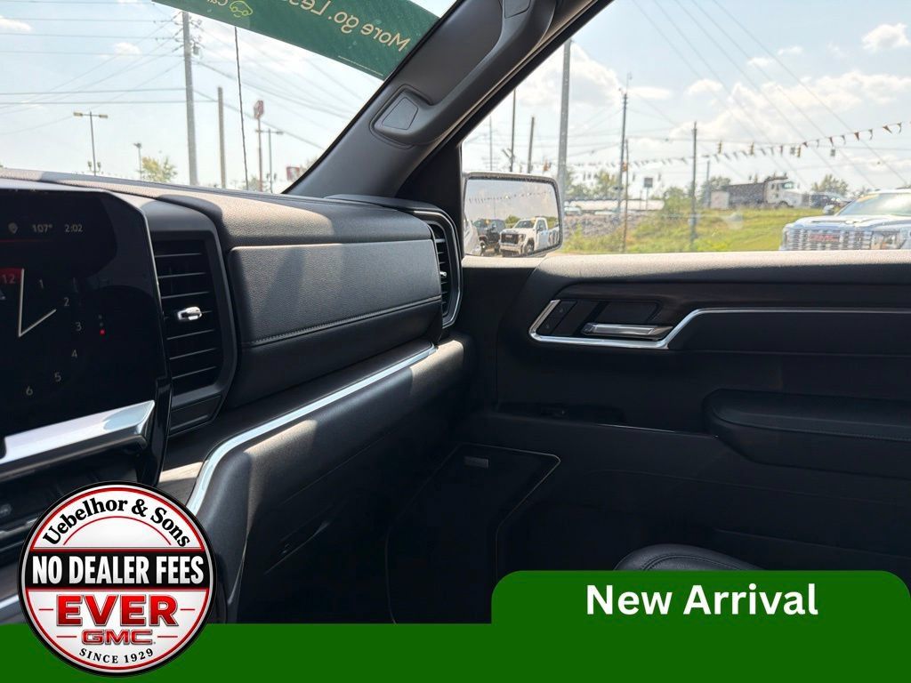 Used 2022 GMC Sierra 1500 SLT w/ SLT Convenience Package AWD/4WD image 31