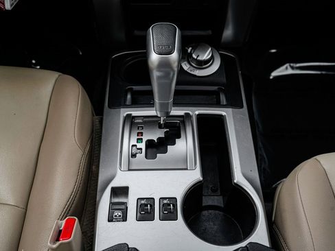 Used 2014 Toyota 4Runner SR5 image 12