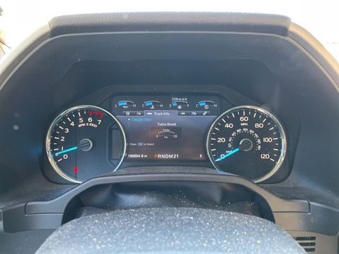 Used 2016 Ford F150 Lariat w/ Equipment Group 502A Luxury image 13