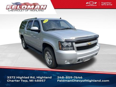 Used 2010 Chevrolet Suburban LT image 1