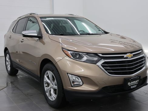 Used 2018 Chevrolet Equinox Premier AWD/4WD image 2