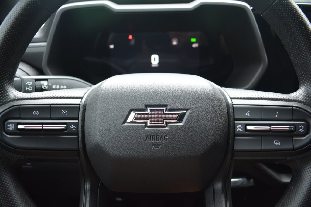 Used 2023 Chevrolet Colorado Trail Boss AWD/4WD image 10