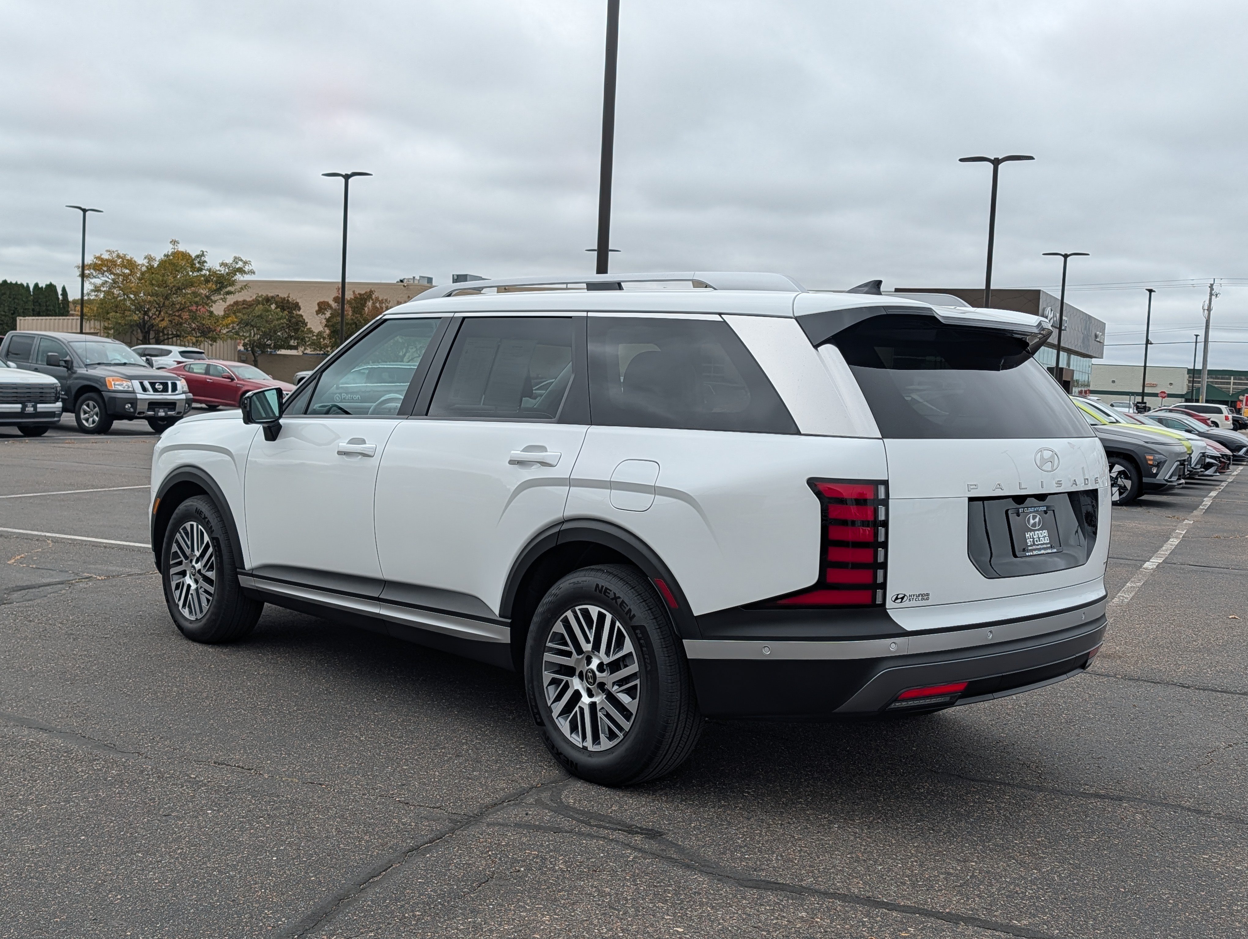 Used 2026 Hyundai Palisade SEL AWD/4WD image 3