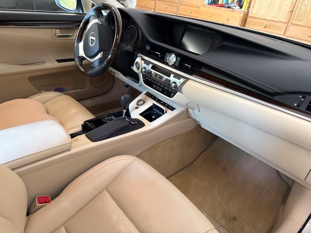 Used 2015 Lexus ES 350 w/ Ultra Luxury Package FWD image 24