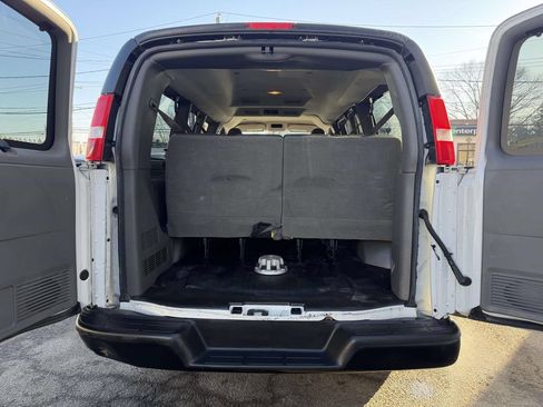 Used 2022 Chevrolet Express 2500 LS RWD image 8