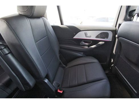 Used 2025 Mercedes-Benz GLS 450 4MATIC image 11