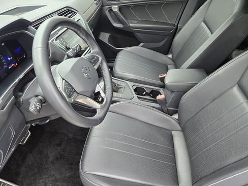 Used 2023 Volkswagen Tiguan SE R-Line FWD image 17
