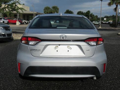 Used 2020 Toyota Corolla LE image 5