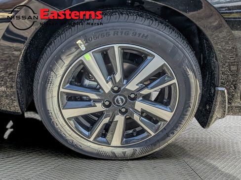 New 2025 Nissan Versa SV w/ Trunk Package image 26