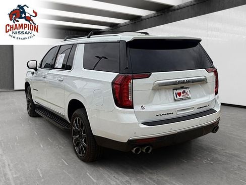 Used 2023 GMC Yukon XL Denali AWD/4WD image 3