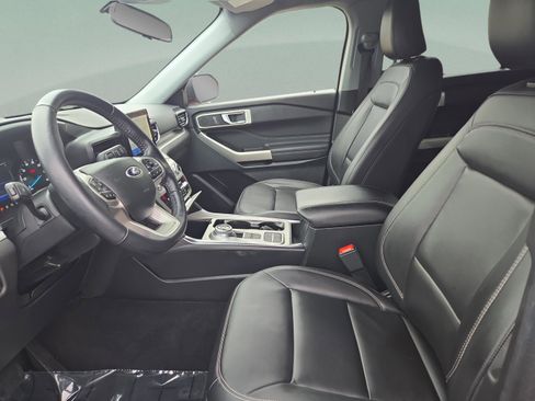 Used 2023 Ford Explorer XLT w/ Equipment Group 202A image 21