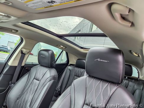 Used 2021 Buick Envision Avenir w/ Technology Package II AWD/4WD image 9