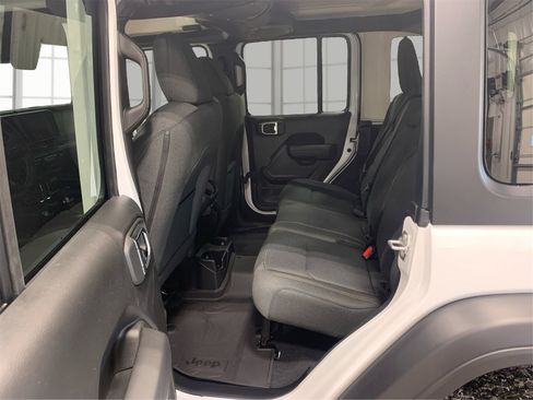 Used 2025 Jeep Wrangler Sport S image 10