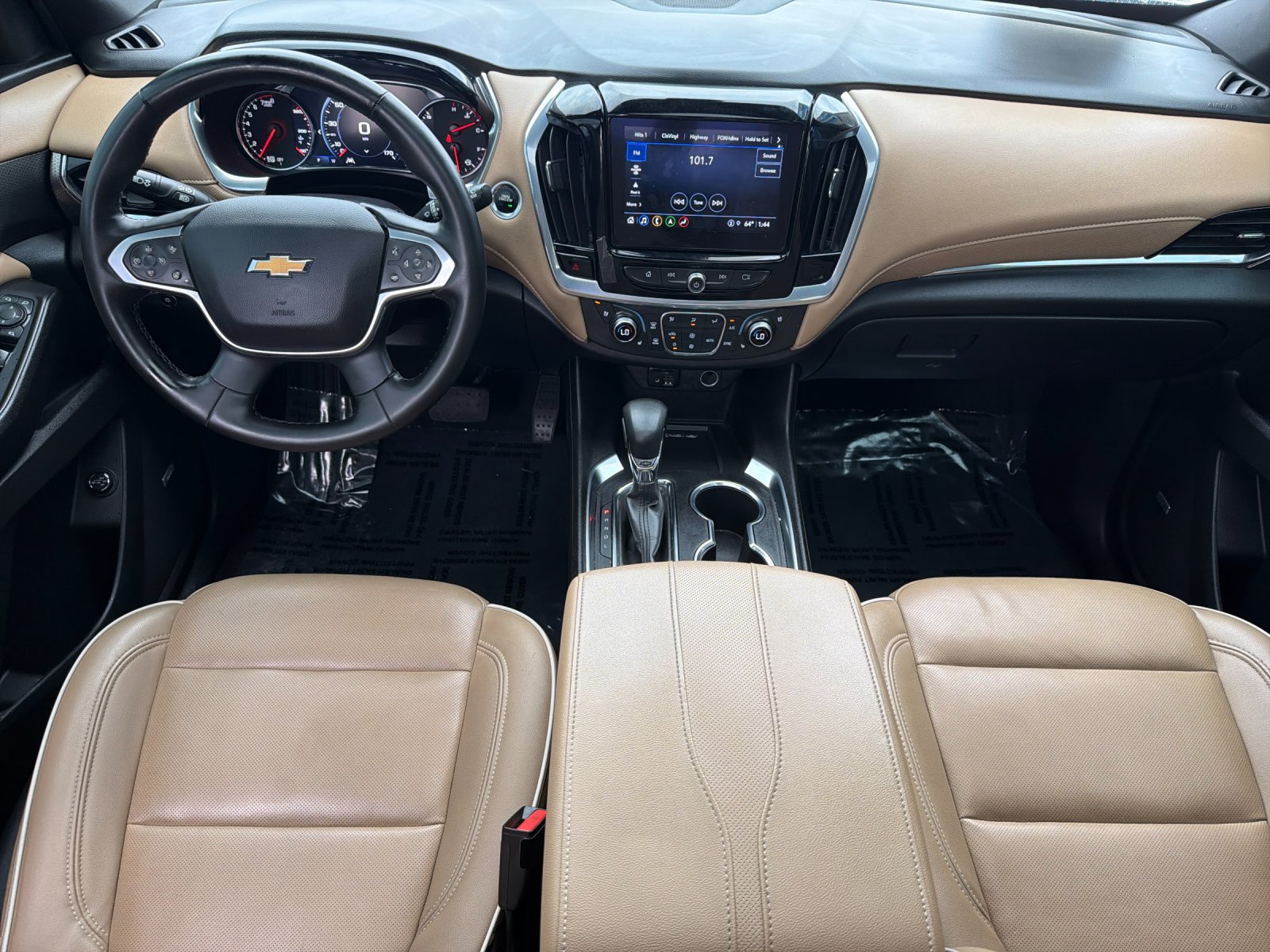 Used 2023 Chevrolet Traverse Premier FWD image 14