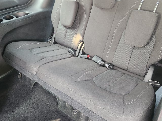 Used 2023 Chrysler Pacifica Touring w/ S Appearance Package FWD image 29