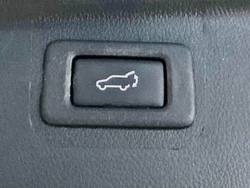 Used 2017 Subaru Outback 2.5i Premium image 30